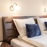 Spacious Center 2br For Friends & Families Apartment