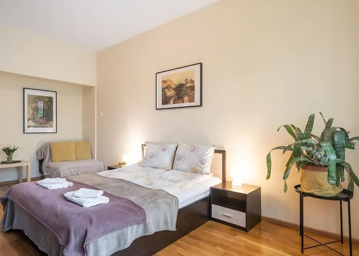 Spacious 2-bedroom - Ideal For Families & Groups - Center Апартамент София